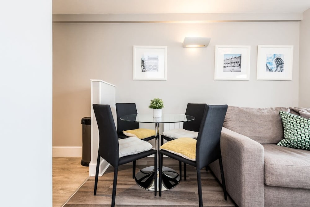 Host Apartments Standish Street Place