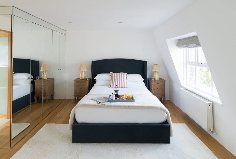 The Iconic Portobello Mews House