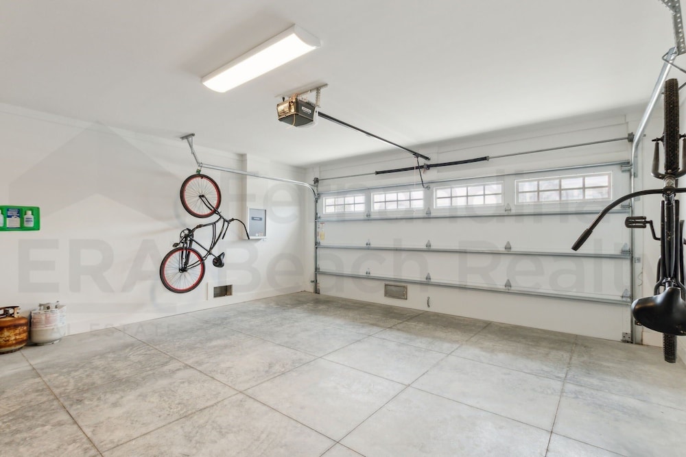 1088 S. Fletcher Ave 5 Bedroom Home
