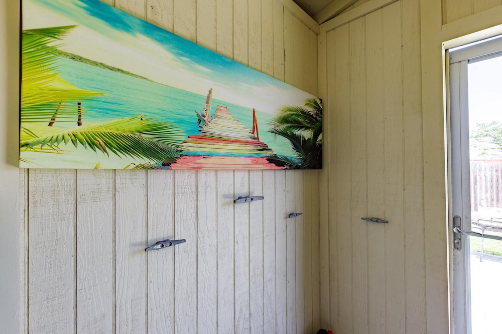 Rock the Boat - Charming Cottage Downtown Port A view 3