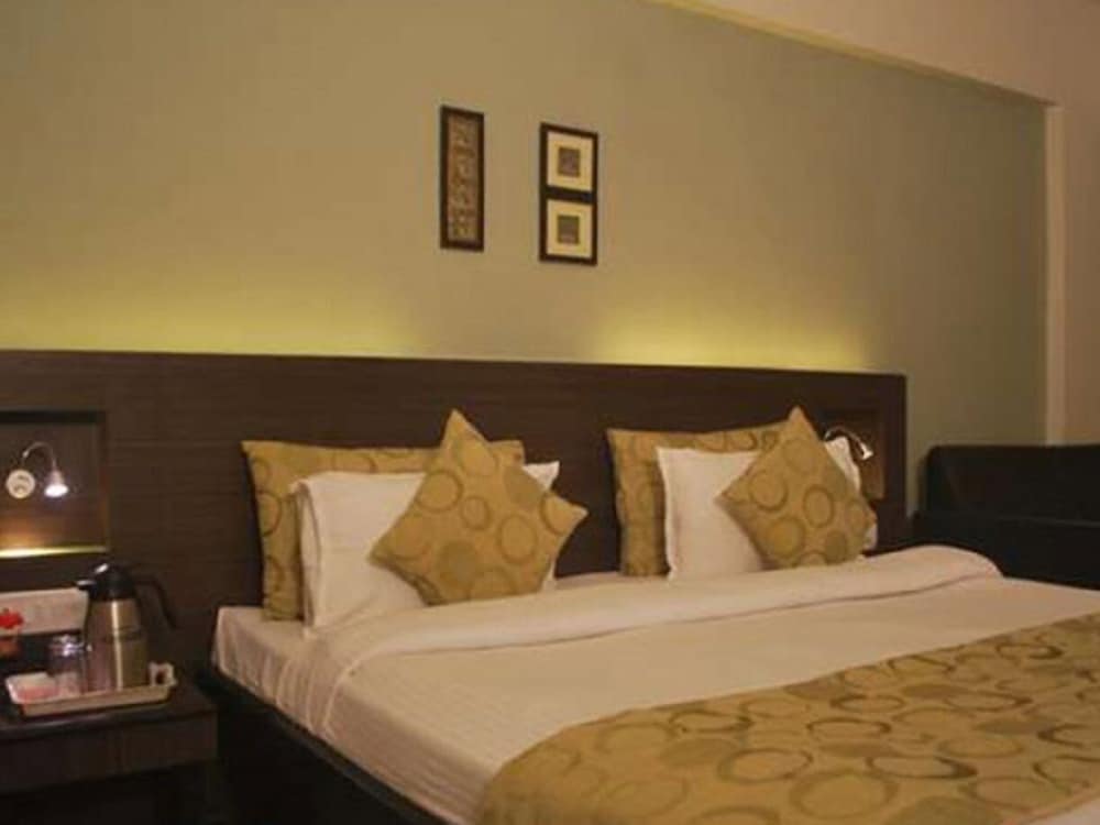 Hotel United 21 Retreat Lonavala view 3