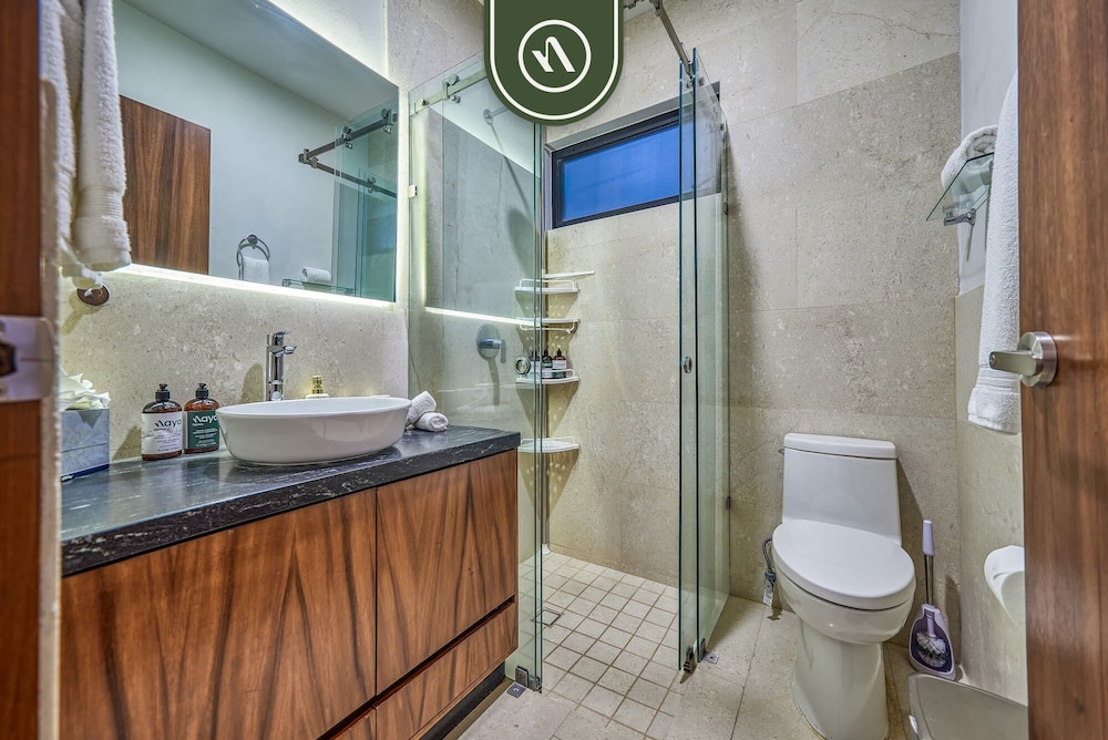 New 2BR Condo in Zona Romantica - Rooftop Pool