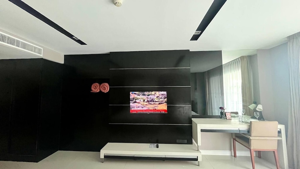 Studio Apartments With Shared Pool Near