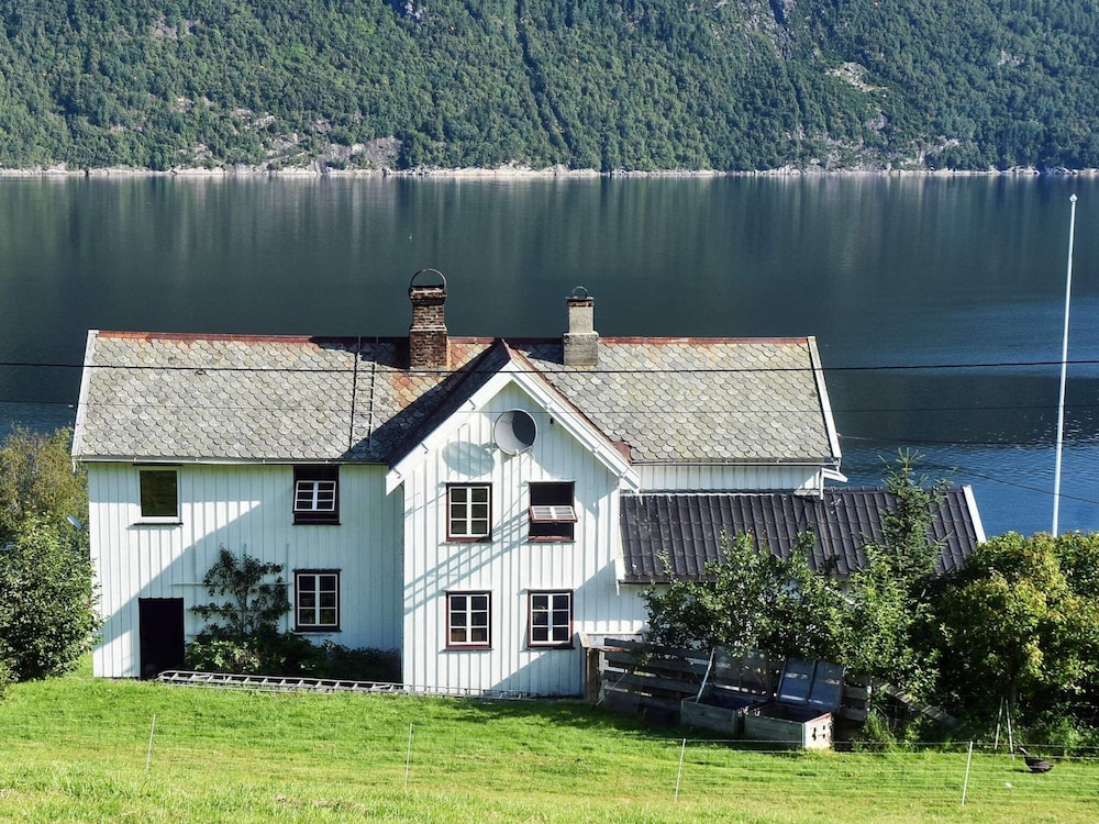 7 Person Holiday Home in Vagland view 5