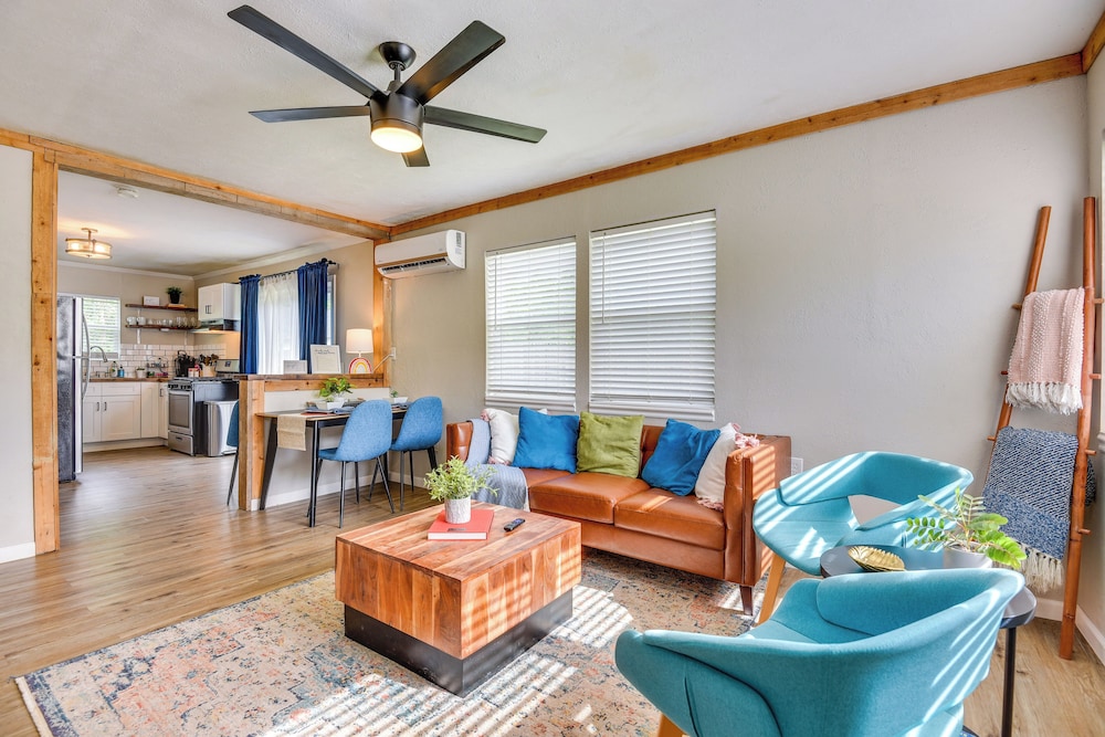 5 Mi to Dtwn Tulsa: Pet-friendly Home!