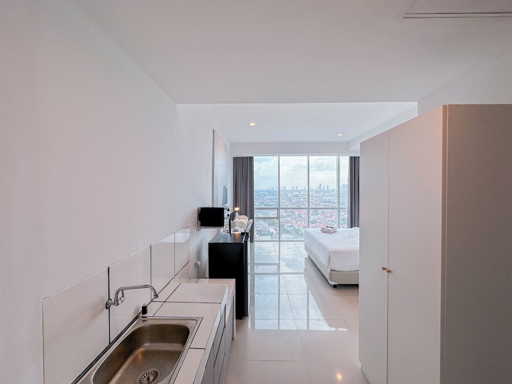 Minimalist Studio (No Kitchen) At The City Square Surabaya Apartment