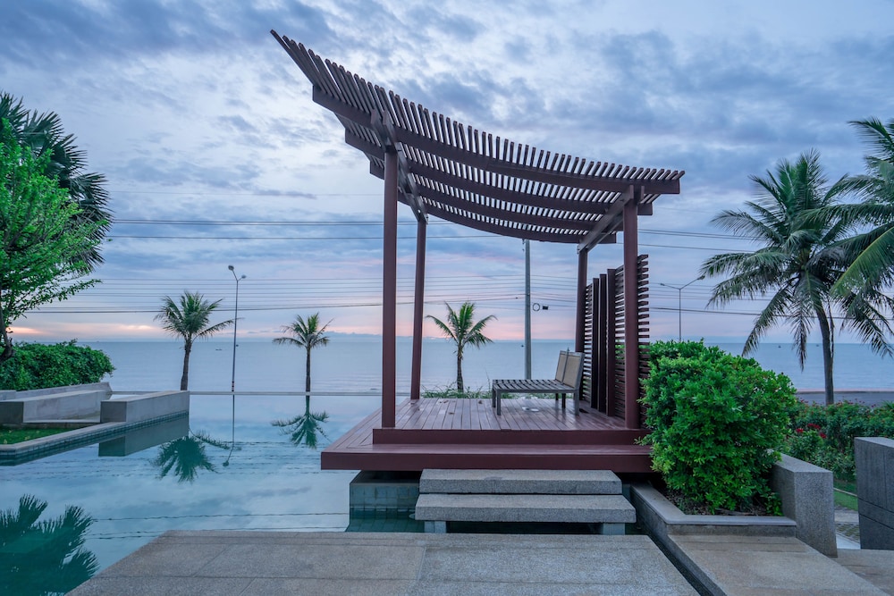 PRAN-A-LUXE Exclusive Pool Villa
