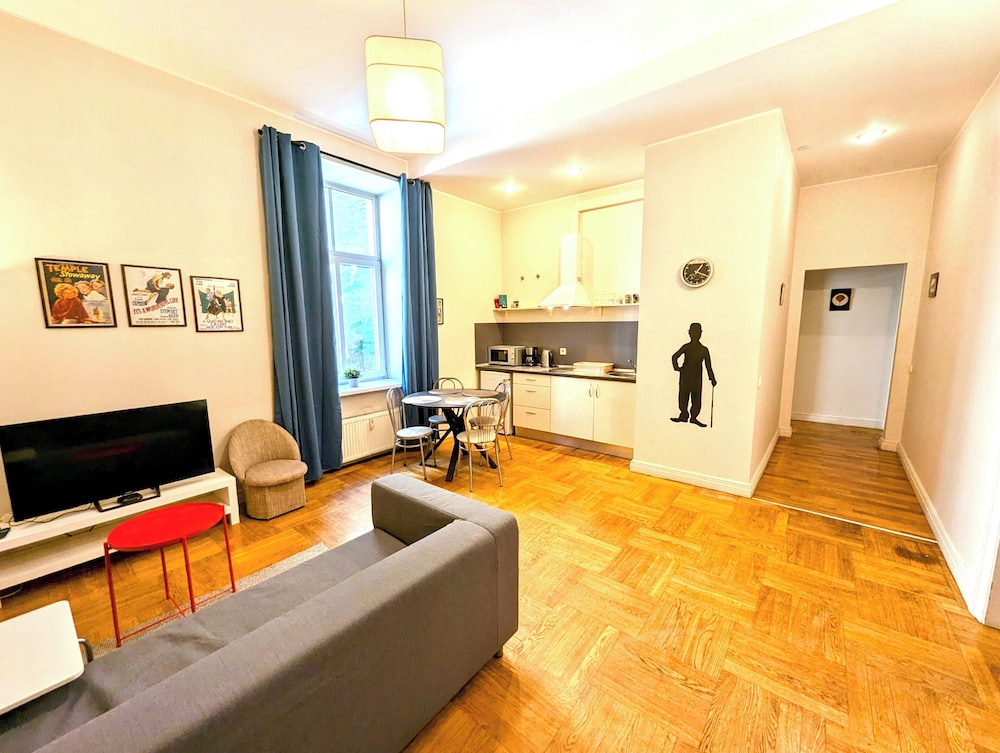 Mosaic Center Apartments