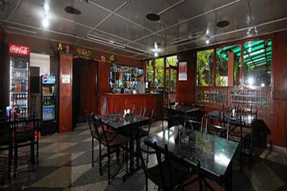 Food & Beverage