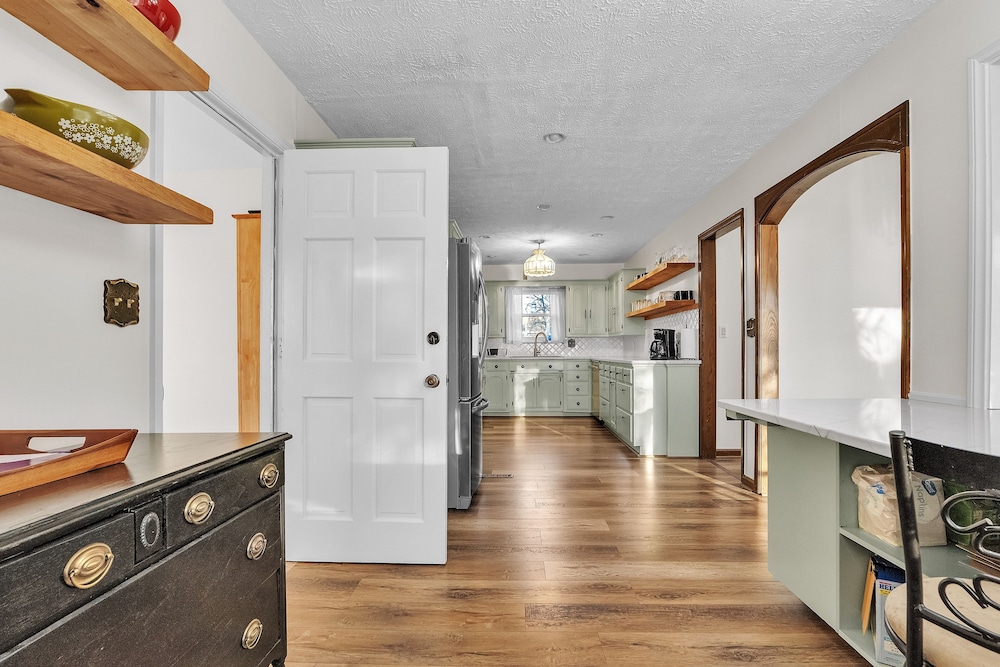 Lakefront Escape On Lake Hudson 5 Bedroom Cabin