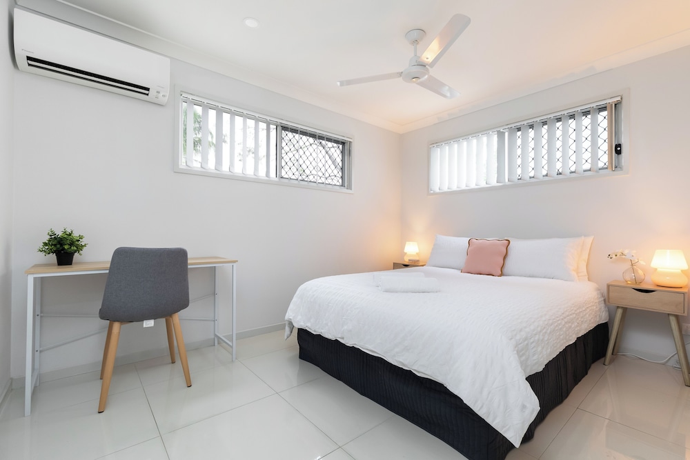 Smart Suites Self Check-in Apartments - 39 Freney