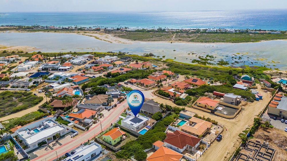NEW 5br5 5BA Villa Private Pool Close 2 Beach