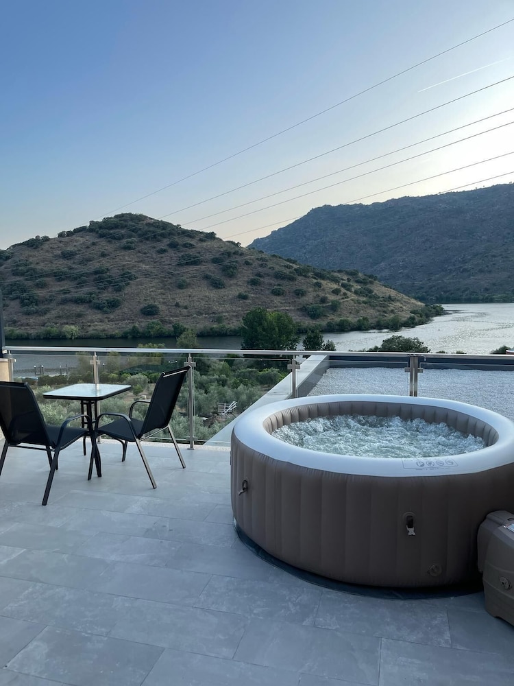 Douro Elegance Suites