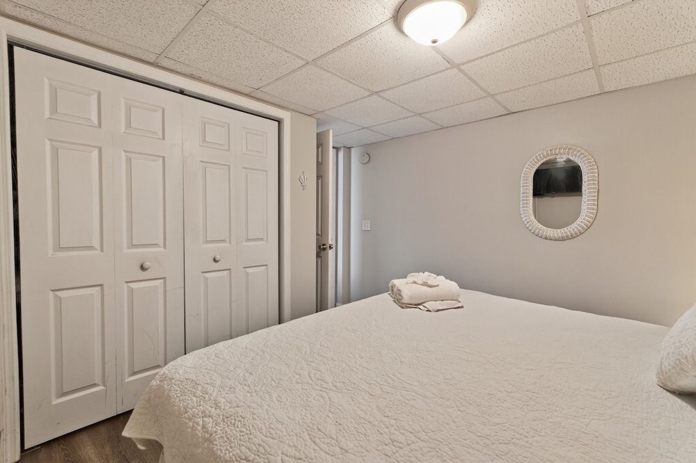 Coastal Retreat Steps From Private Beach 2 Bedroom Apts