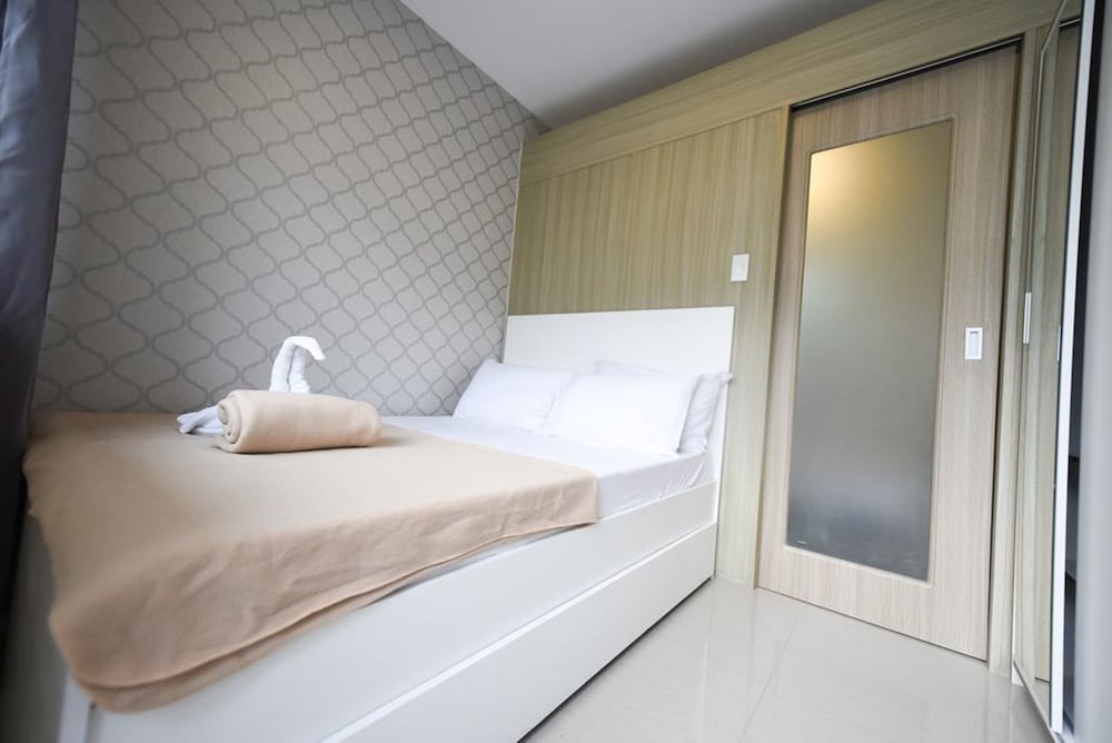 USP Suites at Shore Residences