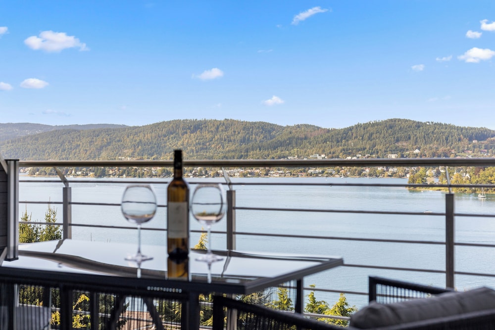 Maria Blick Lake View Apartments