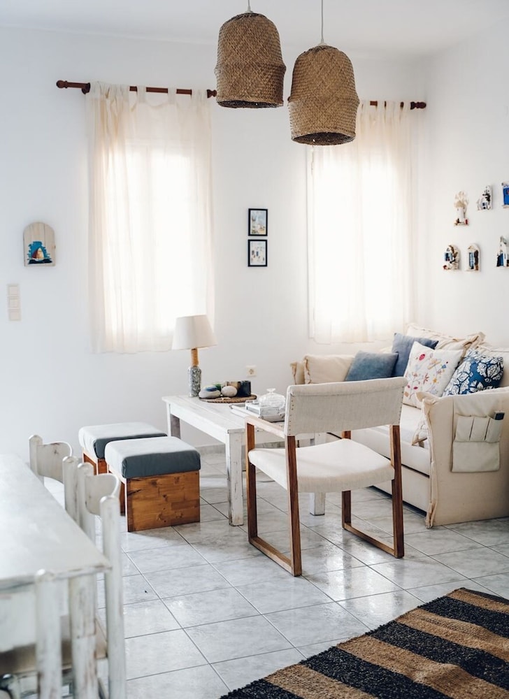 Menmar House in Tinos