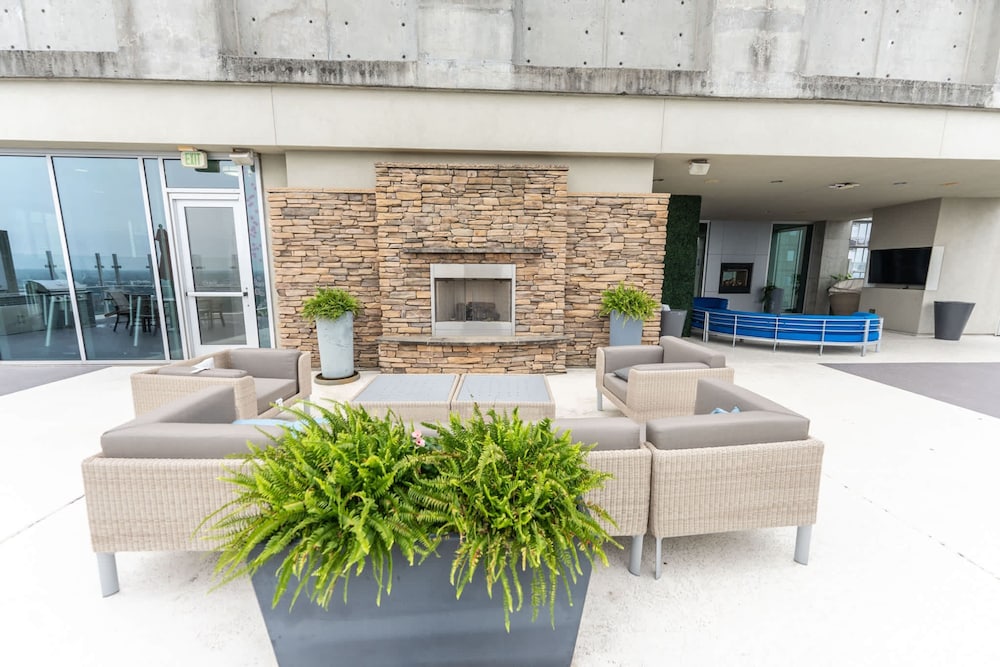 Midtown Luxepad 1b1b Rooftop Lounge Pool Gym Xbox