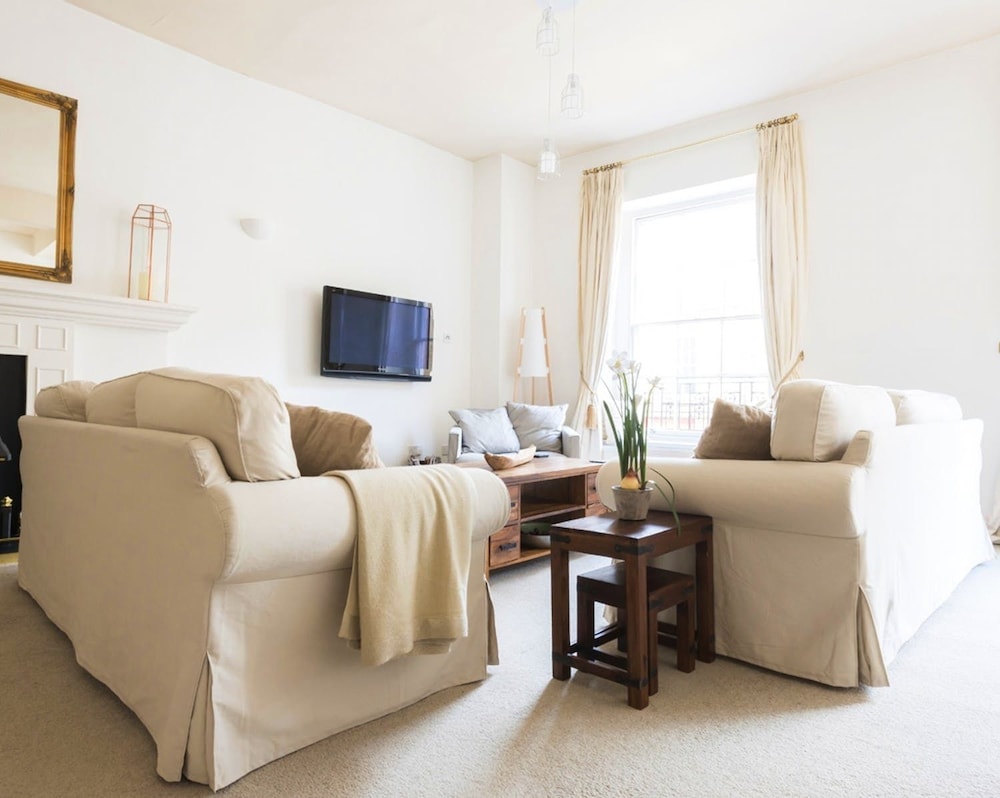 Sherborne Vacations - Printers Court 3 - Property Image 11