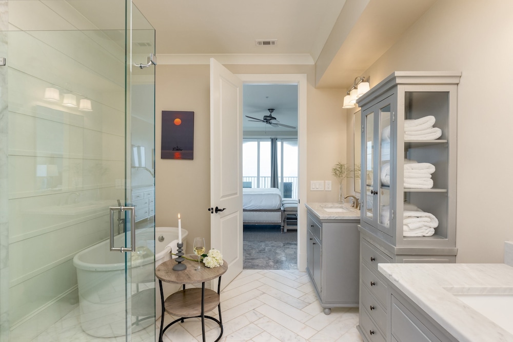 Sleeps 24! Priv Beach Boardwalk, Pool, Ocean View 24 Bradley Cir by Avantstay view 4