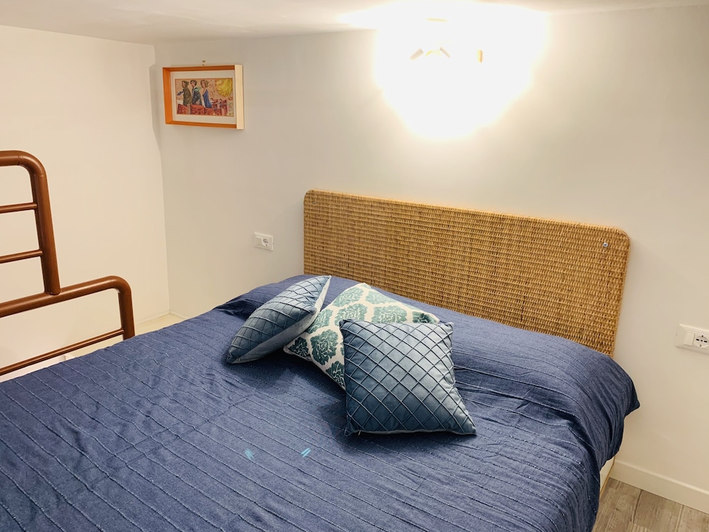 Trastevere Tourist Accommodation Stay in the Heart of Rome