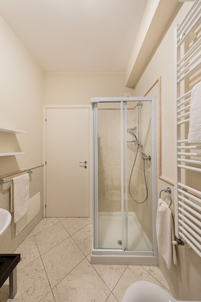 Residenza Miralago - 16 Domitilla - Locazione BK