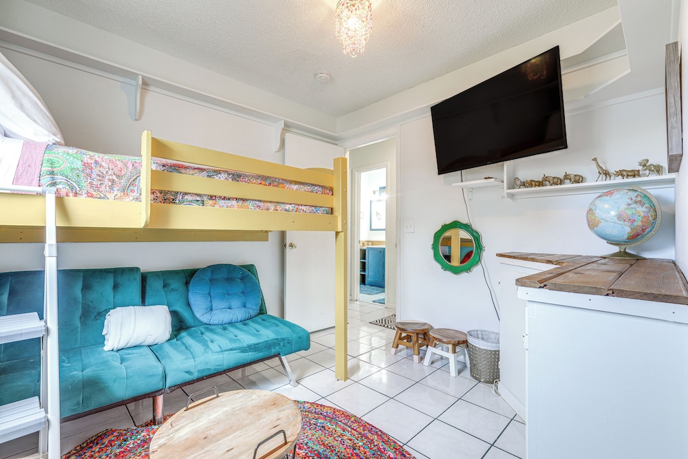 4 Mi to Jensen Beach Park: Family Home w/ Pool!