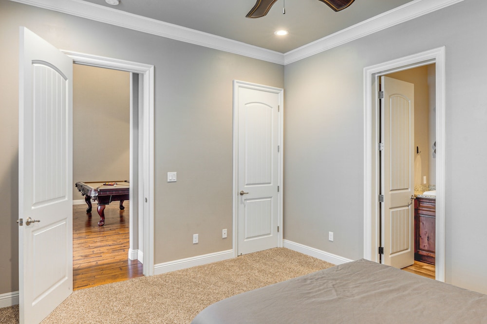 Outdoor Oasis & More: Group Getaway in Porterville