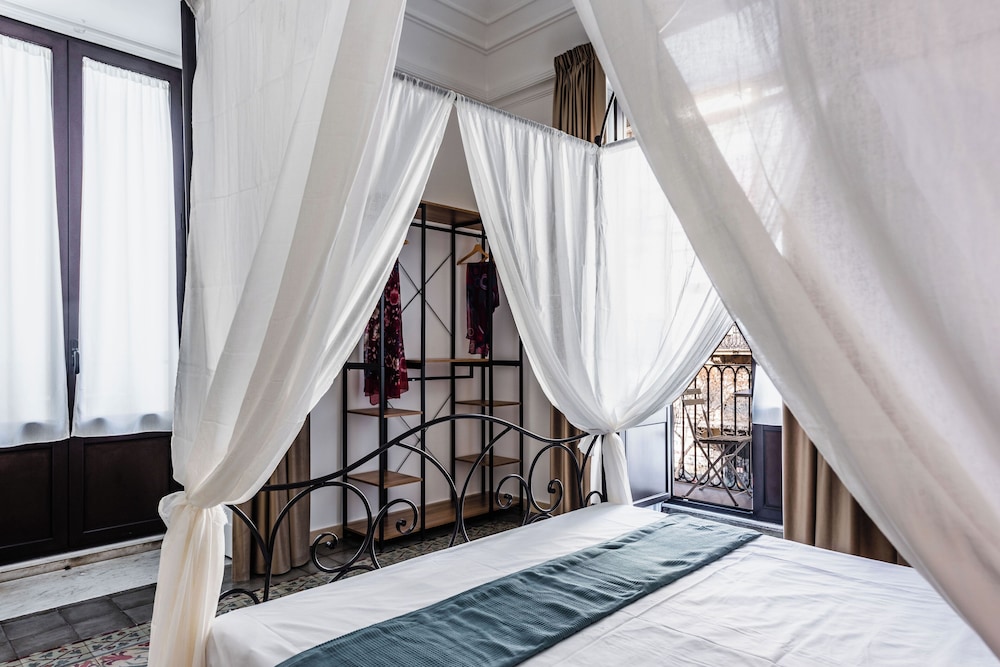 Catania Historical Escape by Wonderful Italy