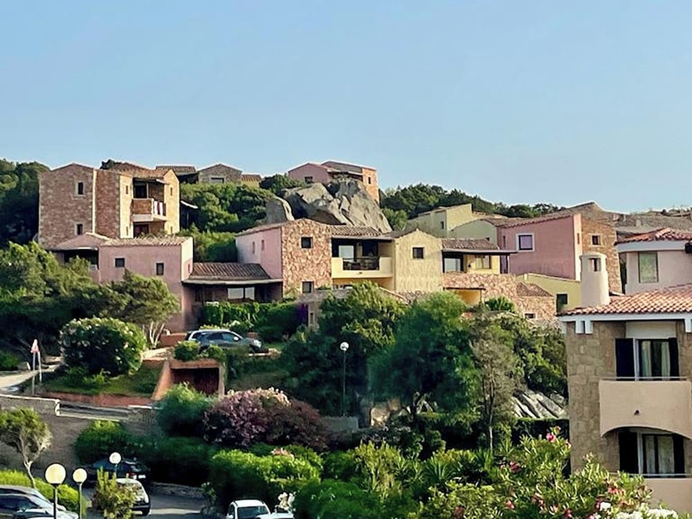 Seaside Apartment Baja Sardinia - Rent From June 20, 2026, to July 11, 2026