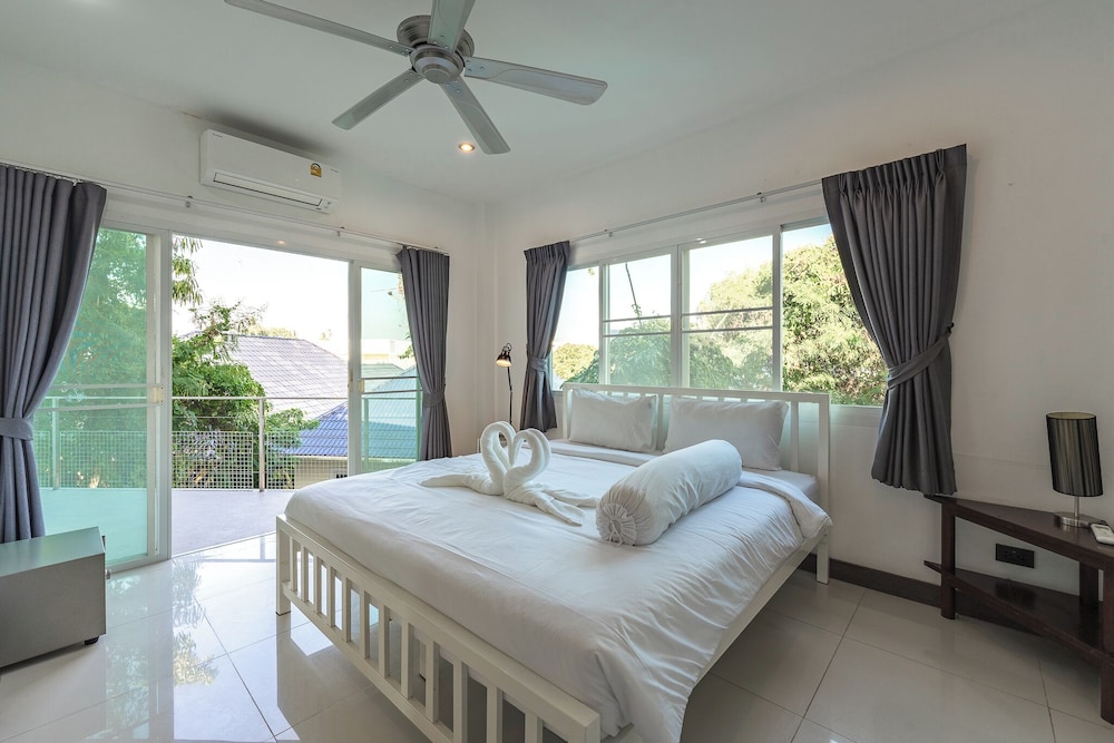 4BR With PoolTable Near Rawai Beach V161