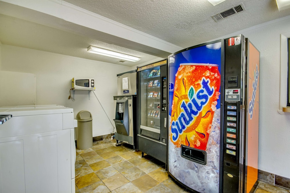 Motel 6 Saint Joseph, MO - Property Image 13