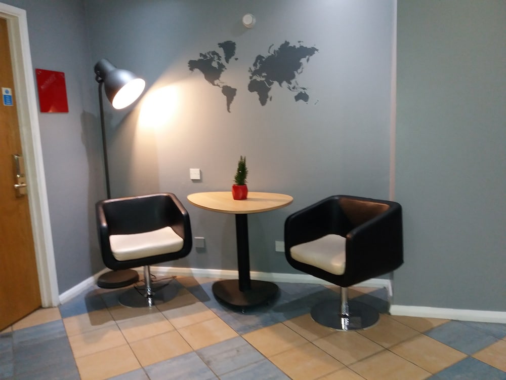 Chesterfield Vacations - ibis Chesterfield North - Barlborough - Property Image 4