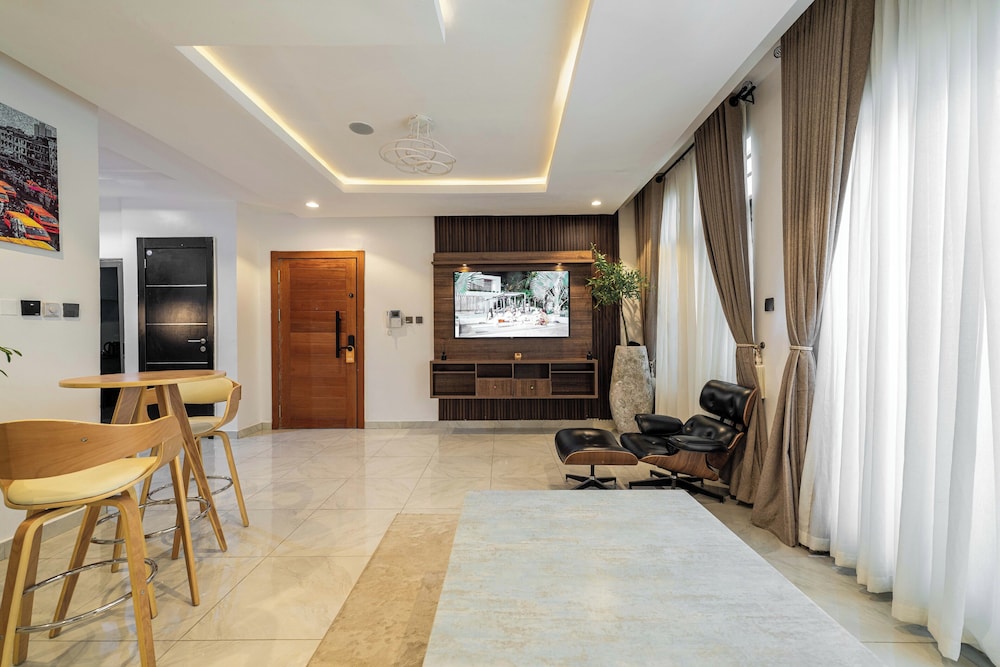 George Residence Ologolo Lekki