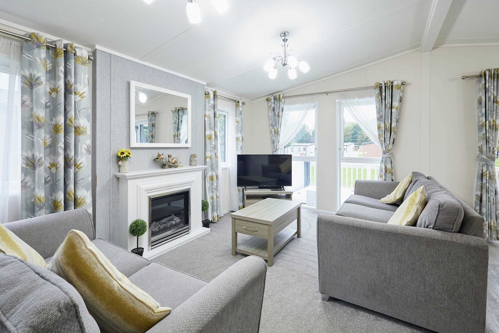 Host Stay Audley Lodge