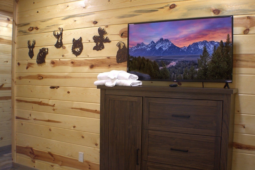 Vixen Run 4 Bedroom Cabin