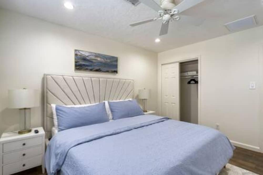 1710 N Sunset Pool 5 Beds Parking Wifi Full Patio Foosball