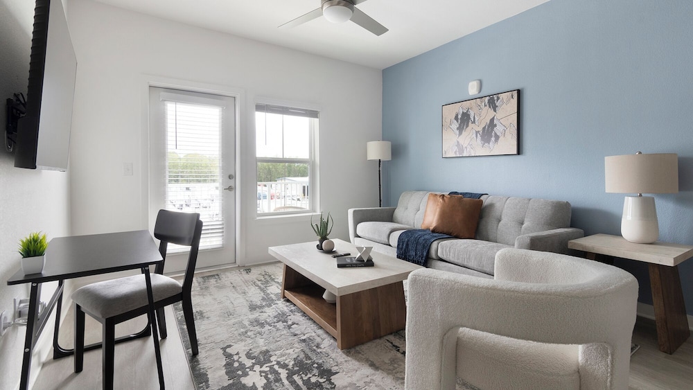 Landing Apartments near JAX