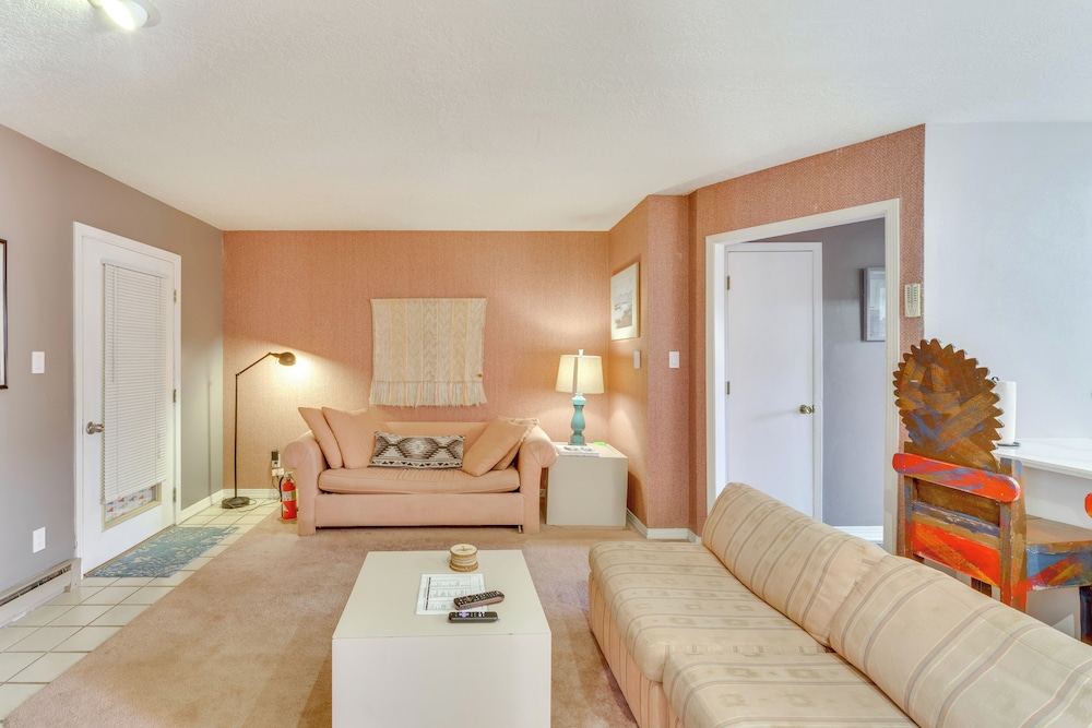 Mtn Bike, Hike & Disc Golf: Cozy Angel Fire Condo