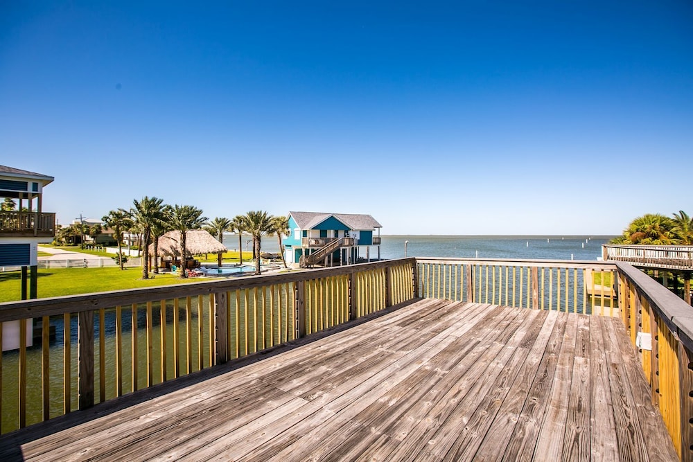 Margaritaville on the Bay by Ryson Vacation Rentals