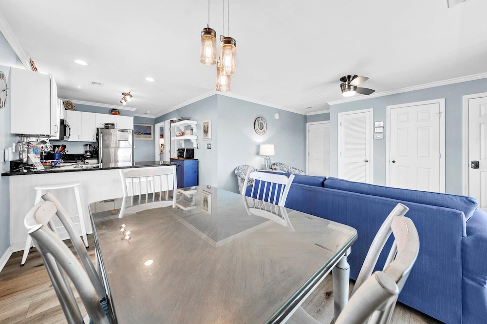 Beachside Villas 611