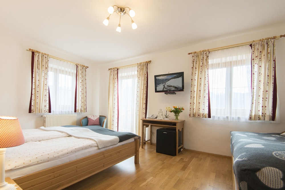 Hotel-Pension Lackenbauer