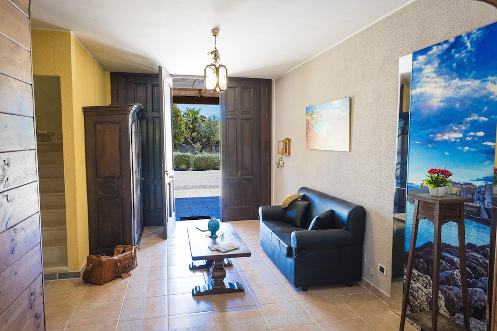 Villa El Capitano With Garden and Pool
