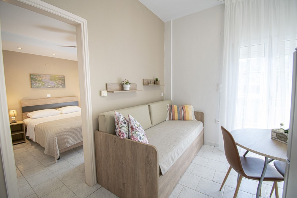 Forest View Apartment 2 by Rentalspro