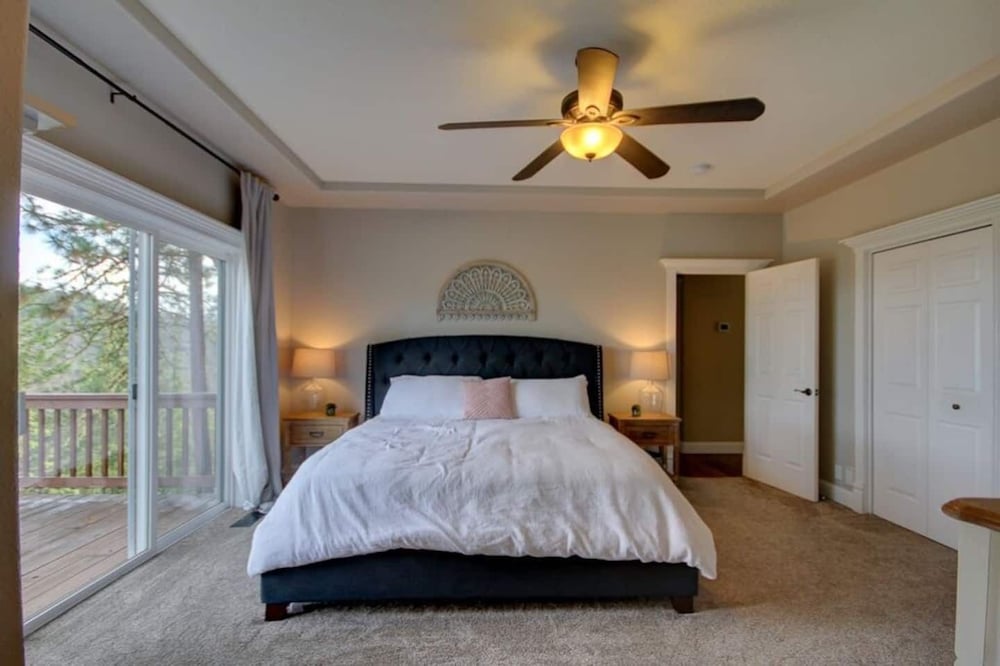Jacksonville Mountain Retreat