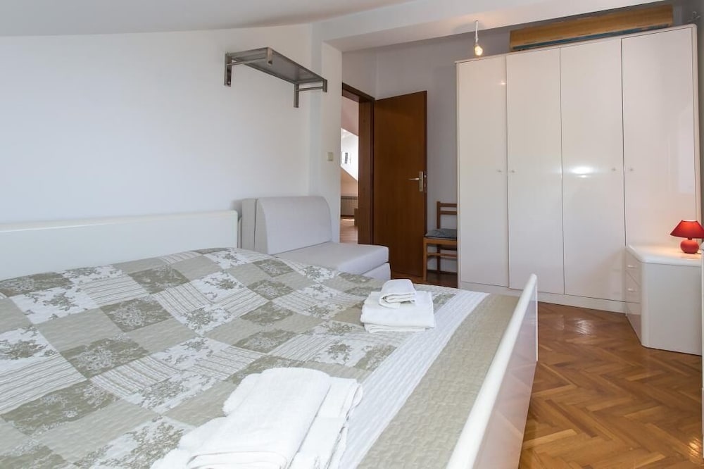Apartments Depozit - Dolores