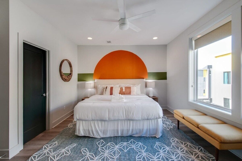 East Nash Lux - 13 Beds City Views