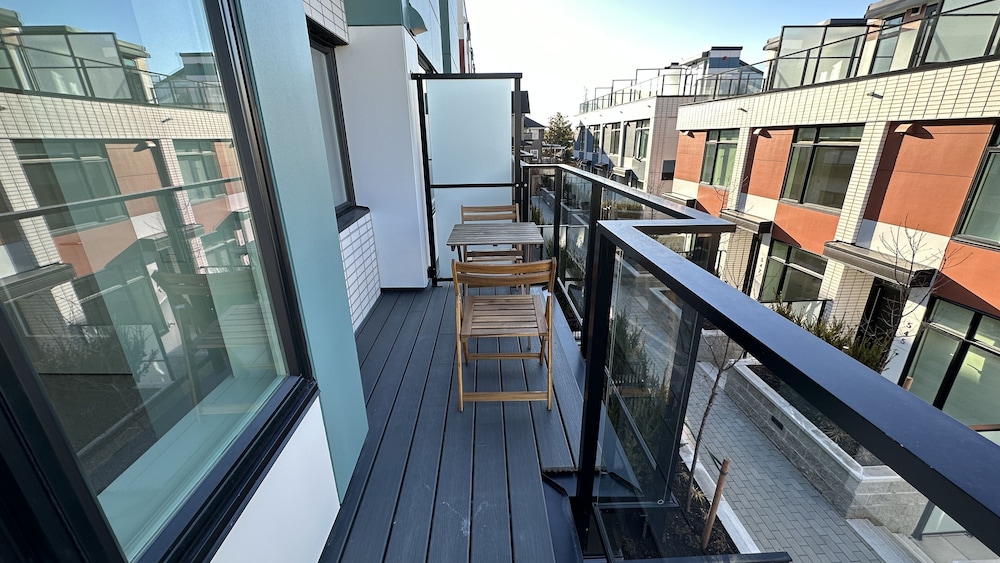 Vancouver Vacations - Ruby Red Cloud Homes Vancouver - Property Image 47