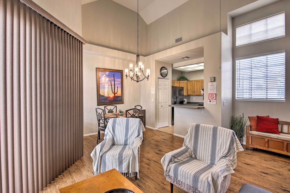 Breezy Mesa Condo w/ Community Pool & Hot Tub!