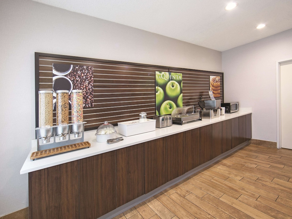 La Quinta Inn Suites by Wyndham Central Point - Medford - Property Image 15